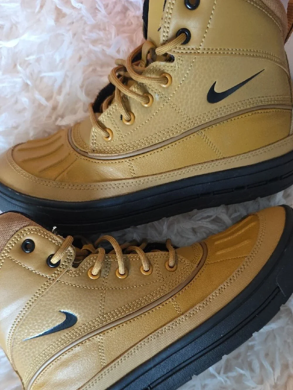 Nike Youth Outdoor Hiking Boots
